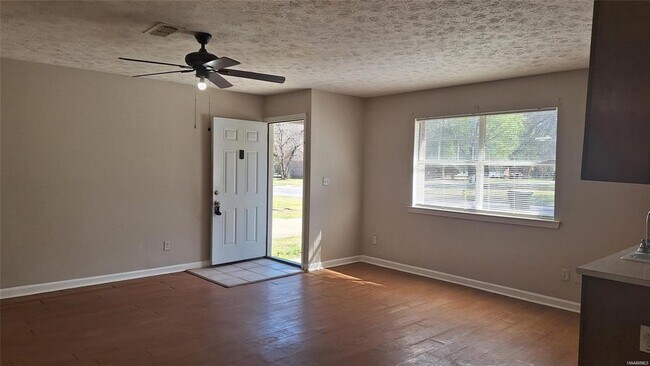 Building Photo - 2695 Whispering Pine Dr