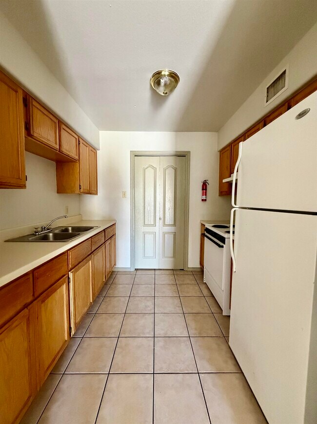 Building Photo - 507 Shiloh Dr