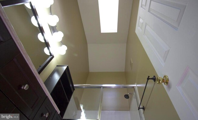 Building Photo - 5339 Buxton Ct