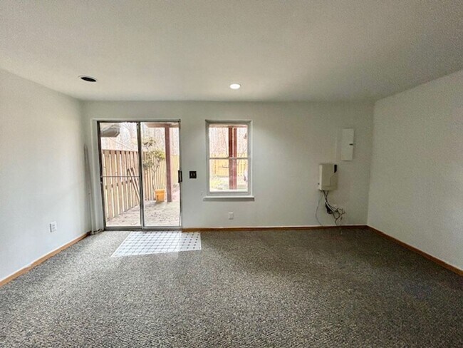 Building Photo - 9 Long Green Ct