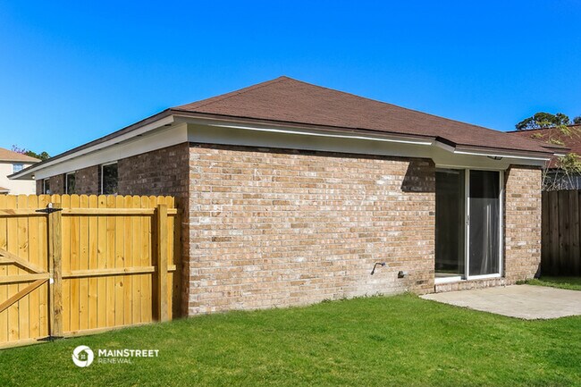 Building Photo - 8338 Century Point Dr S