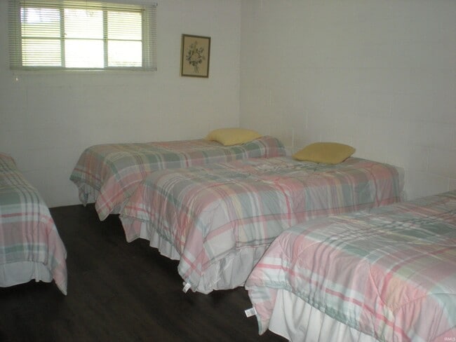 Building Photo - 35-Lane280 Lane 280 E