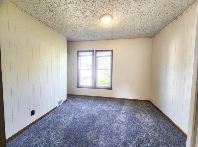 Building Photo - 455 N Terrace St