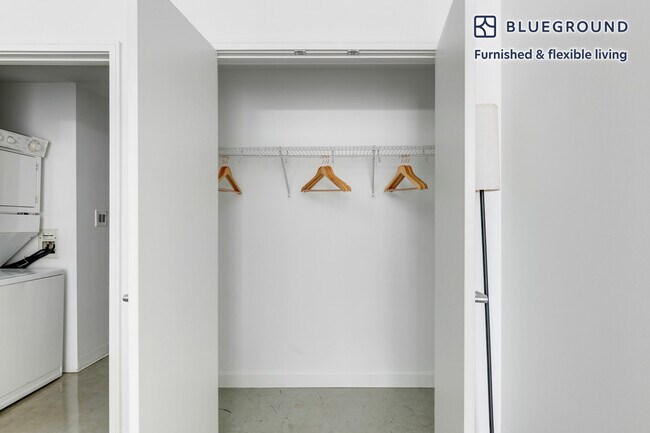 Building Photo - 23 Sidney St