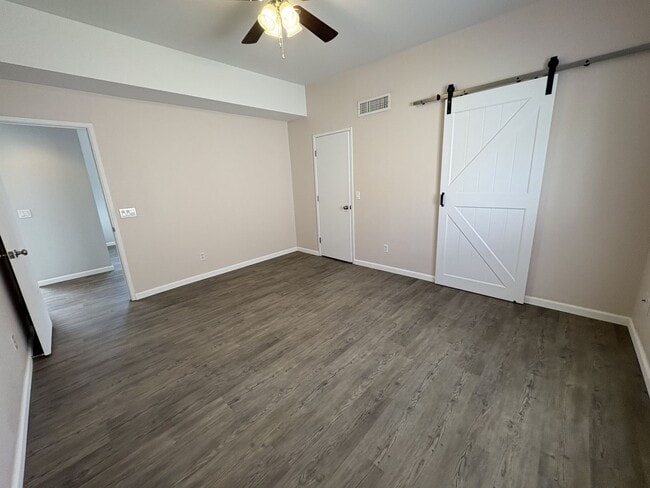 Building Photo - Rita Ranch Vail School District Single story home