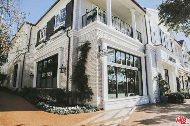 Building Photo - 351 N Sierra Bonita Ave
