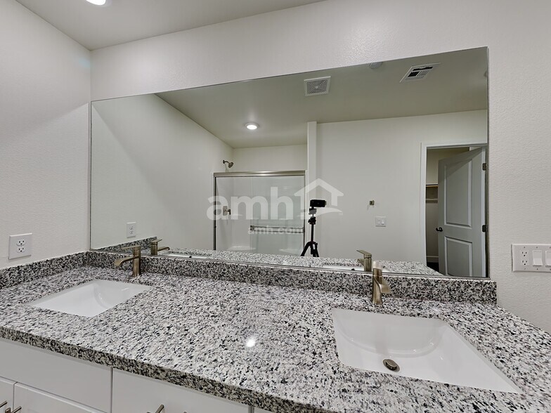 Building Photo - 79 Foxridge Swings Ln