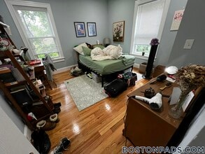 Building Photo - 372 Oxford St