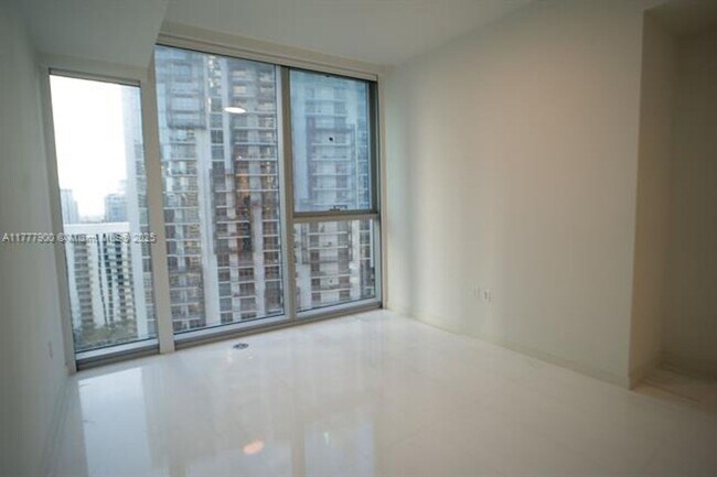 Building Photo - 300 Biscayne Blvd Way