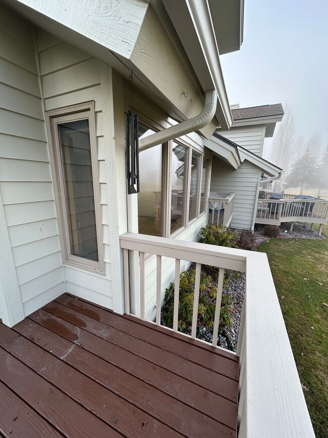 Building Photo - 2 Bedroom with Loft on Private Golf Course, Amazing Views!