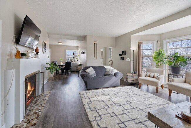 Building Photo - 603 W 18th St