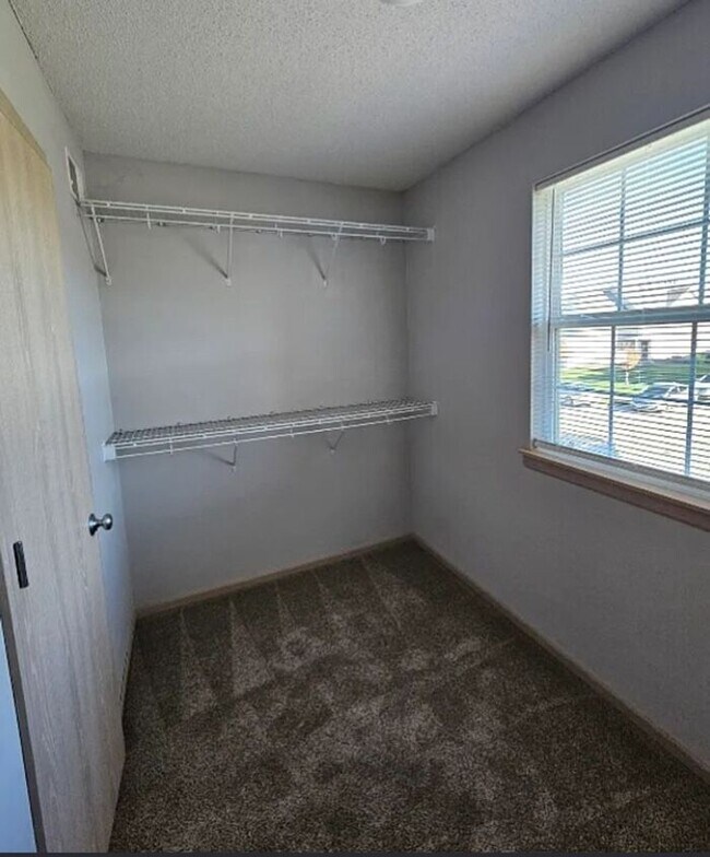 Building Photo - Great Location!!!!