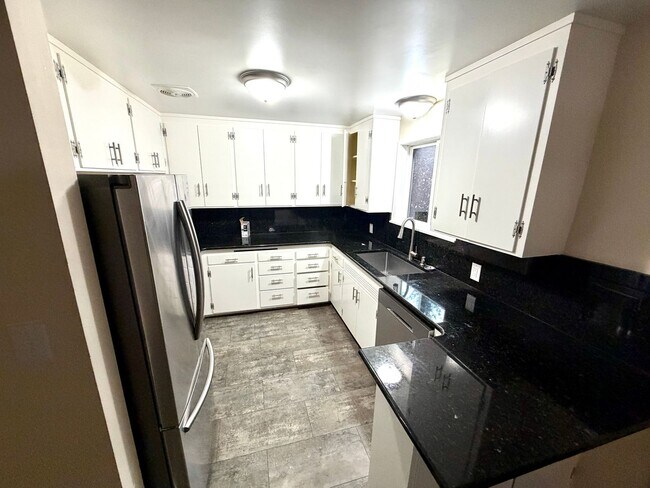 Building Photo - Peaceful Gig Harbor Home – Customizable Interior + Private Yard