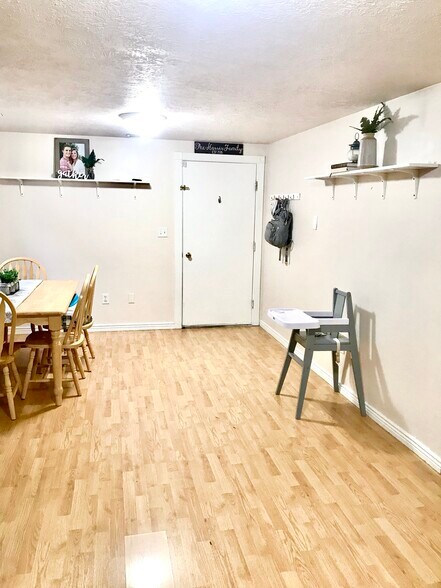 Building Photo - 544 S Carterville Rd