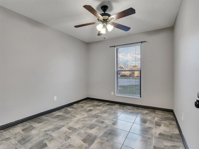 Building Photo - 1827 Polley Ct