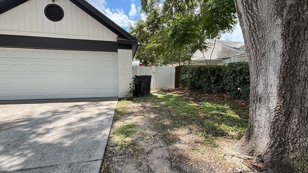 Building Photo - 855 Sunridge Point Dr