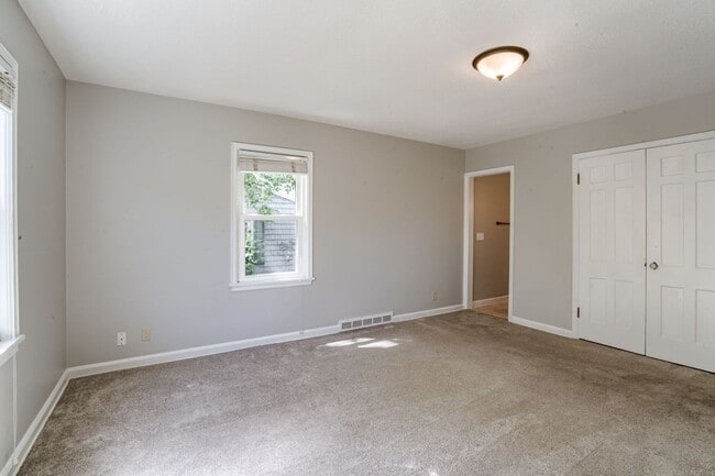 Building Photo - A Home With Character Walking Distance To Memorial Park!!