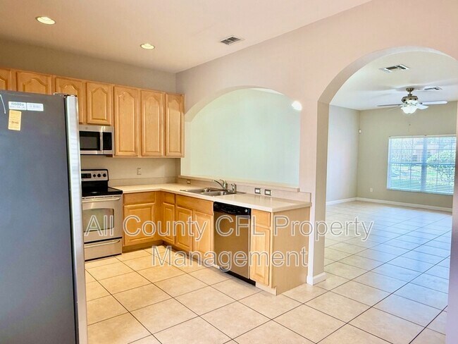 Building Photo - 16752 Cedar Crest Dr