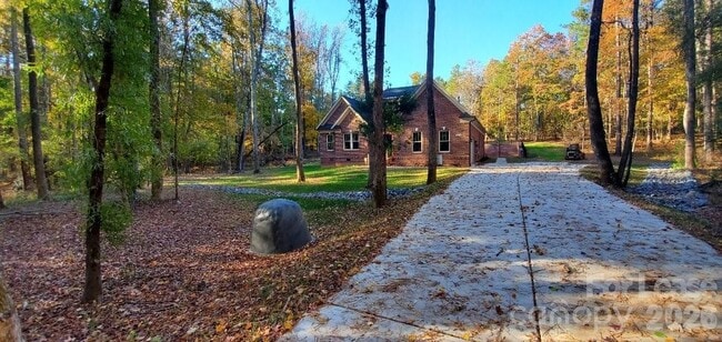 Building Photo - 550 Cottonfield Cir