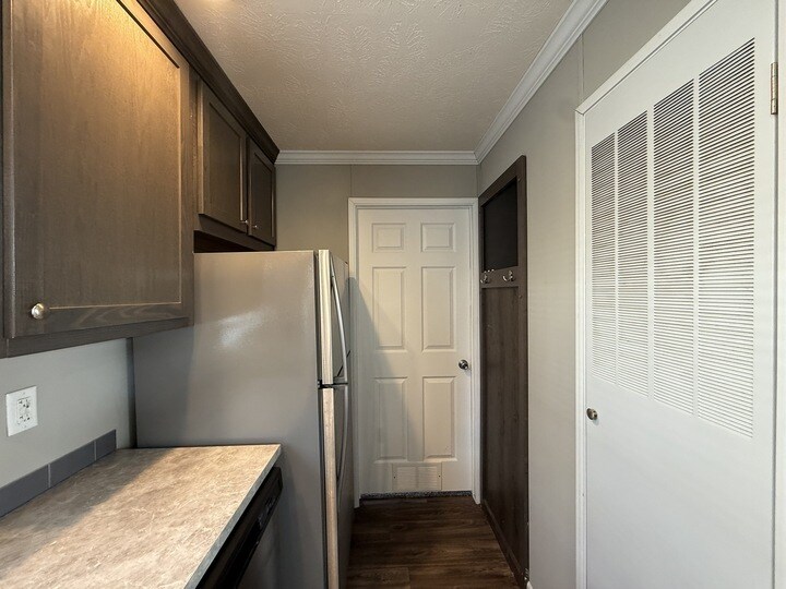 Building Photo - 10610 State Rte 762