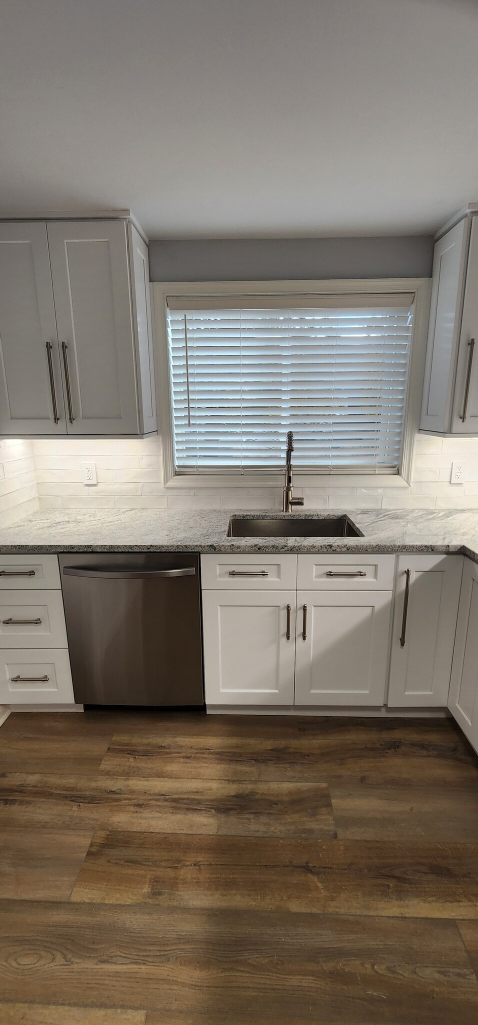 Building Photo - 241 Center Ave