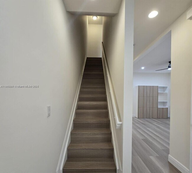 Building Photo - 6959 Long Pine Cir