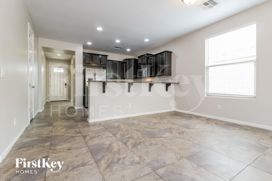 Building Photo - 17044 W Mohave St