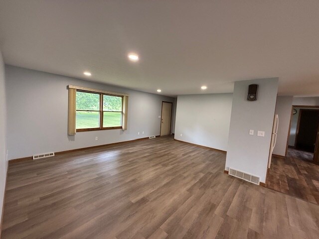 Building Photo - 4456 Seville Rd