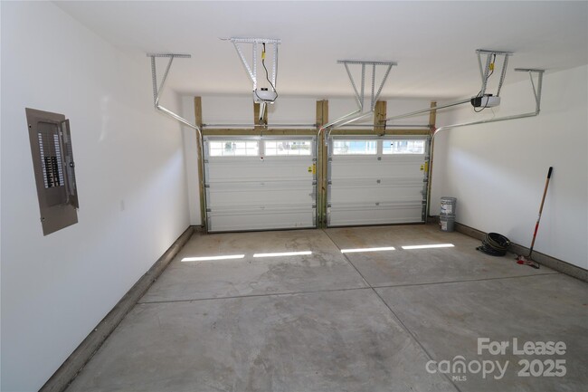Building Photo - 11171 Argosy Dr