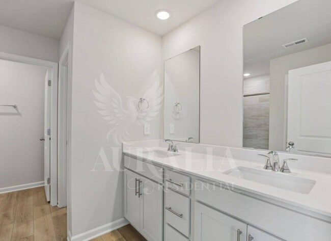 Building Photo - 805 Ottawa Dr