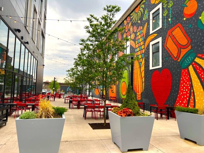 Building Photo - 480 S Salina St