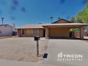 Building Photo - 3224 N Woodburne Dr