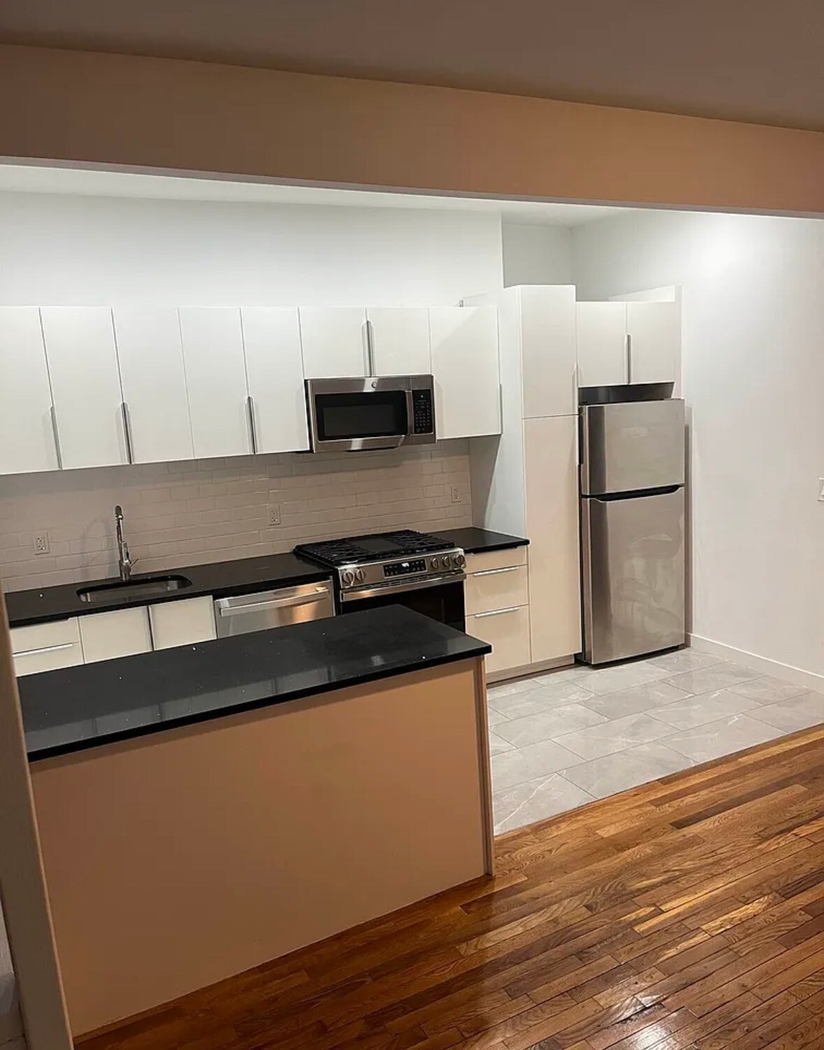 Building Photo - 19 Throop Ave