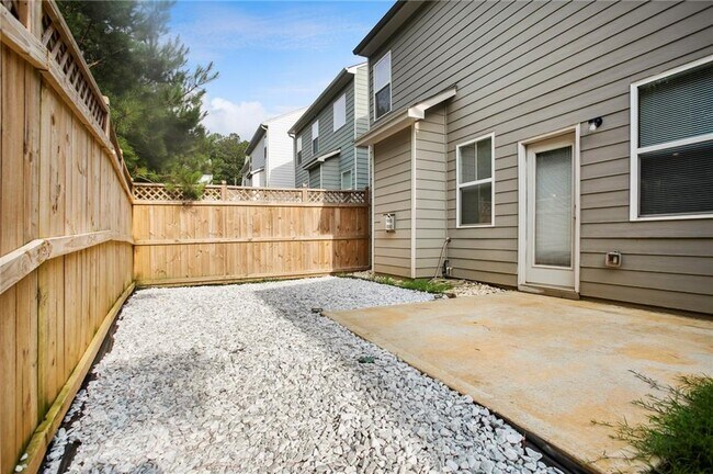 Building Photo - 212 Ridge Valley Dr