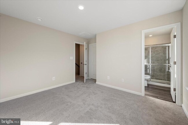 Building Photo - 403 18th Ave