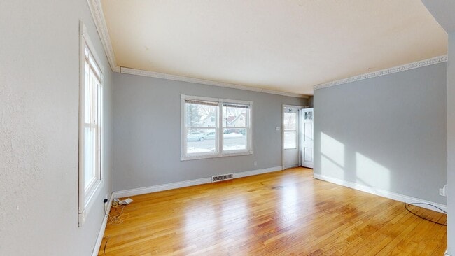 Building Photo - AVAILABLE AUGUST 1st, Cute, 2-story Duplex