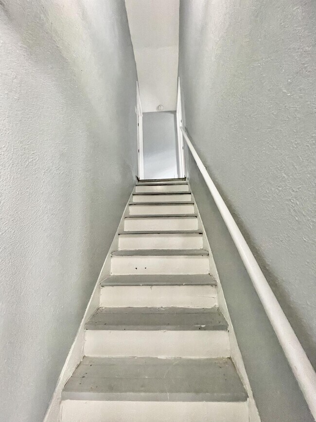 Building Photo - 2127 Park Ave