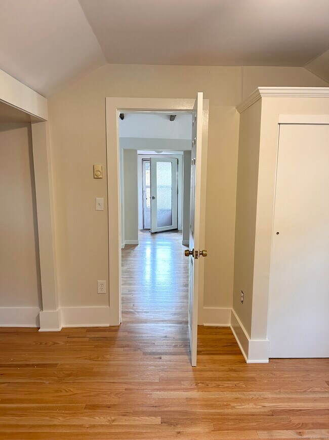 Building Photo - 6-5 5th St