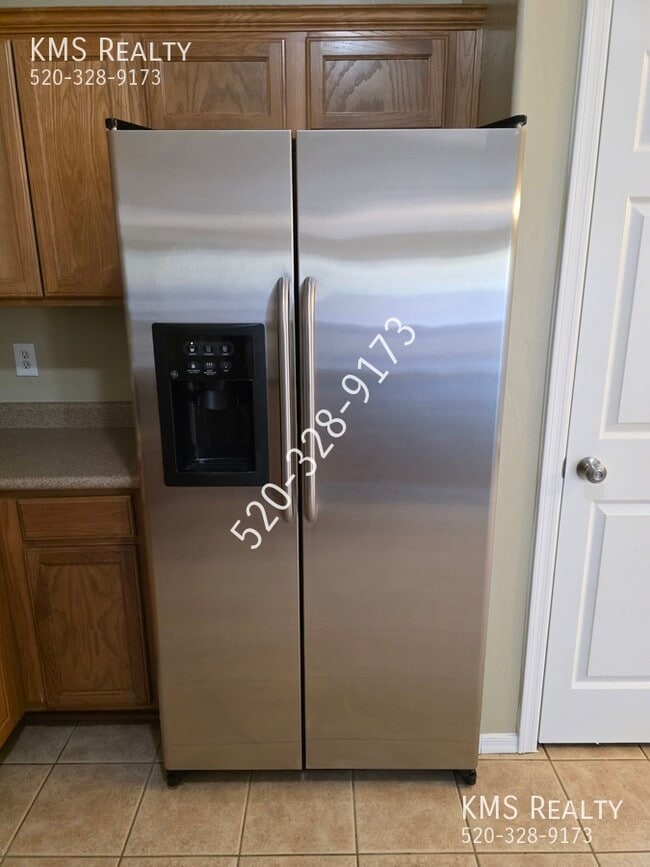 Building Photo - 7178 S Oakbank Dr