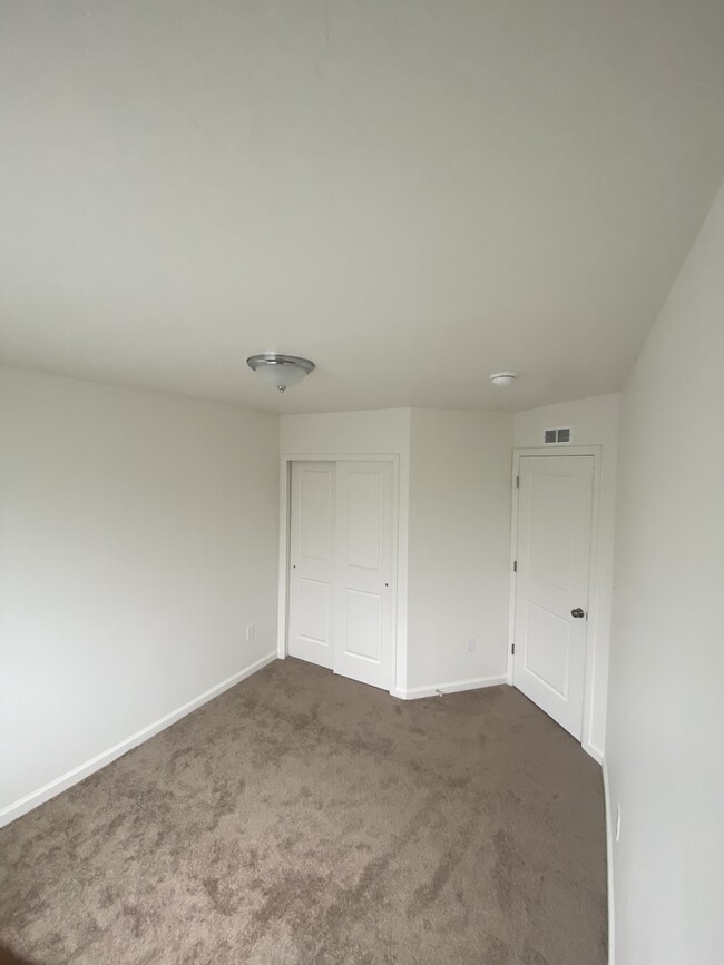 Building Photo - 37 N Veranda Ct