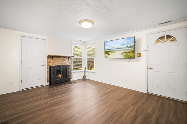 Building Photo - 73 Pheasant Meadow Dr