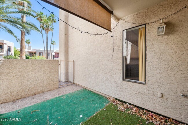 Building Photo - 205 N 74th St