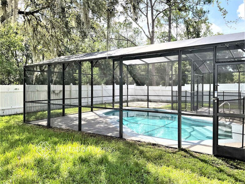Building Photo - 317 Clermont Dr
