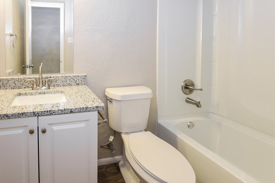 Building Photo - 9106 Valley Ridge