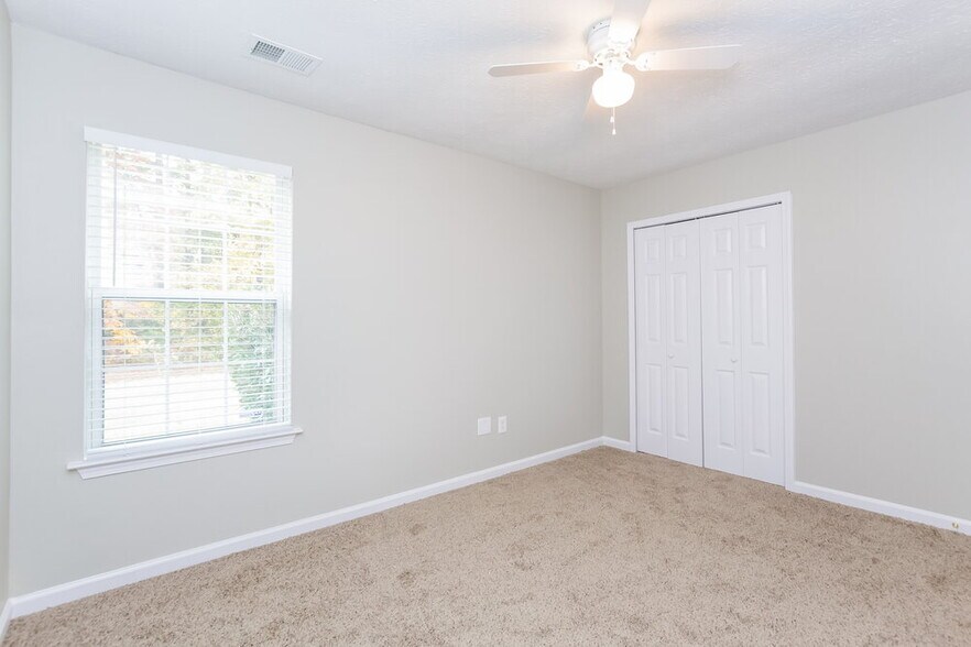 Building Photo - 3065 Trotters Field Dr SW