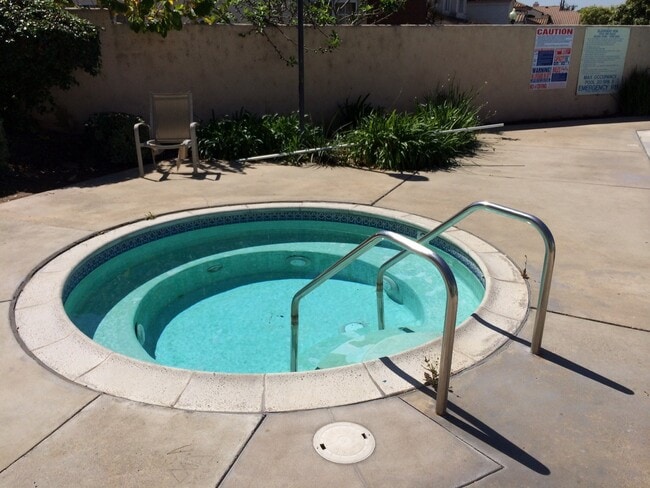 Building Photo - Beautiful 3 Bedrooms, 2.5 Baths Home with 3 Garage in Gated West Covina Community