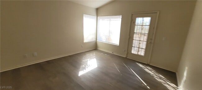 Building Photo - 5115 Blossom Ave