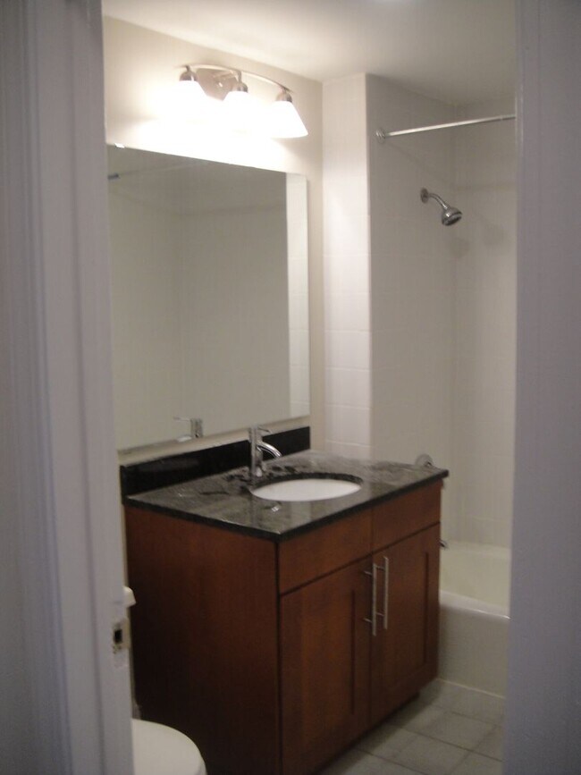 Building Photo - Mission Hill 3-Bed