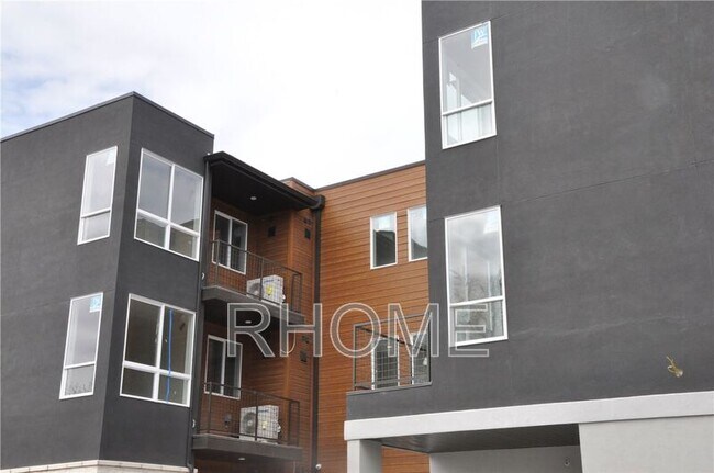 Building Photo - 965 S 200 W