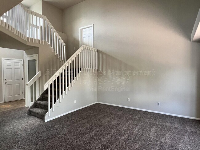 Building Photo - 5671 Vermillion Bluffs Dr